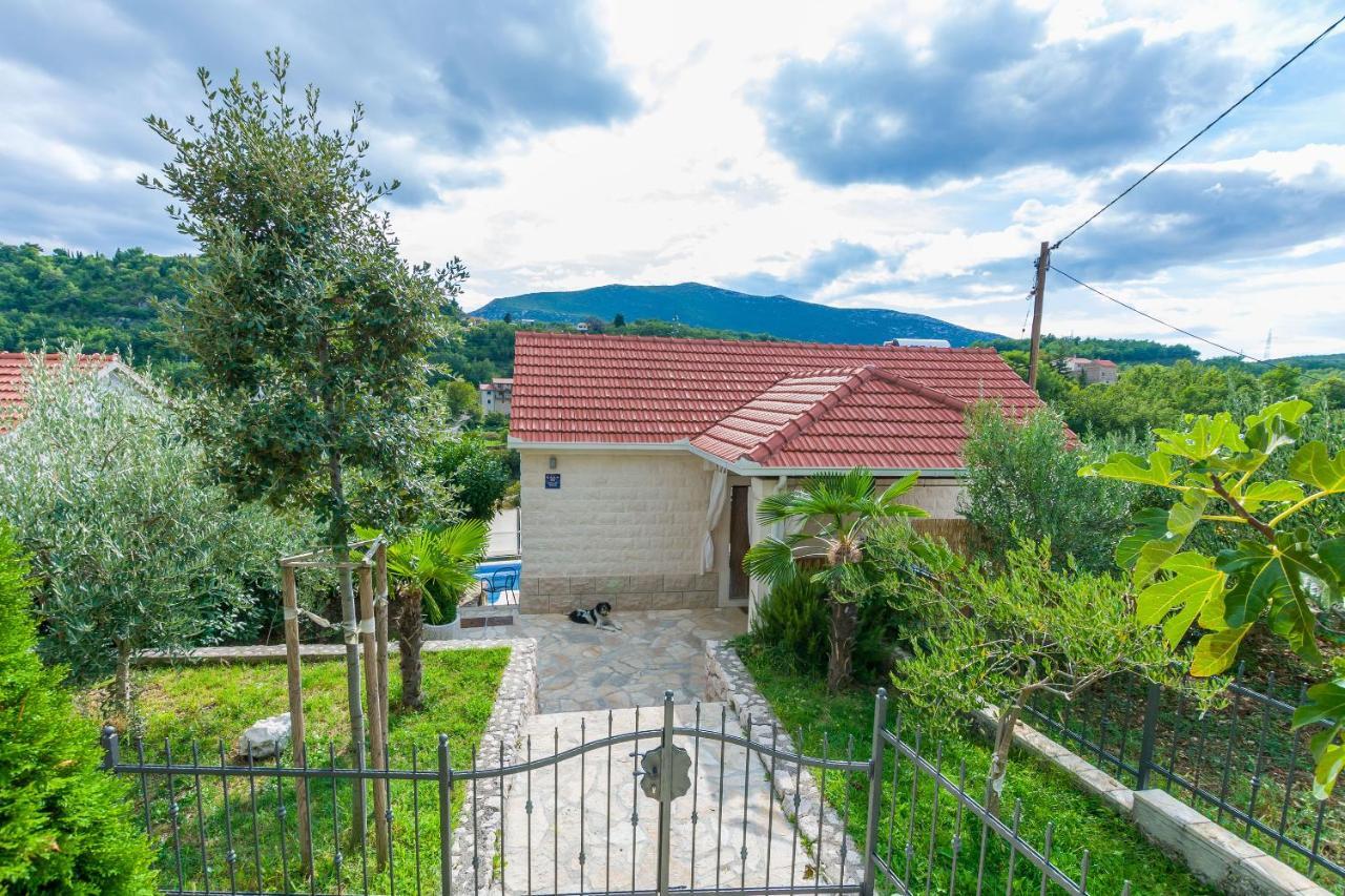 Villa Holiday Home Zvecanje المظهر الخارجي الصورة