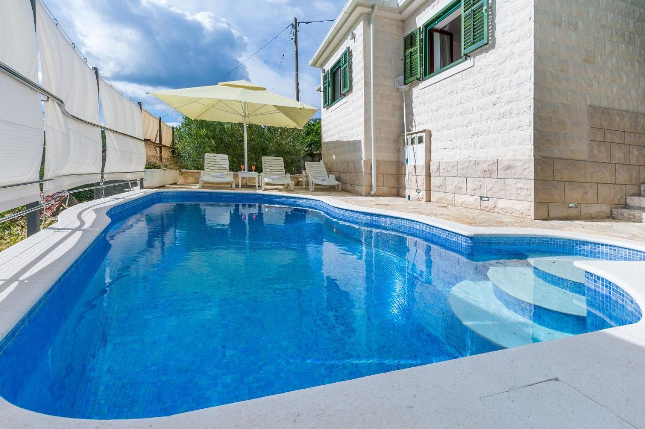 Villa Holiday Home Zvecanje المظهر الخارجي الصورة