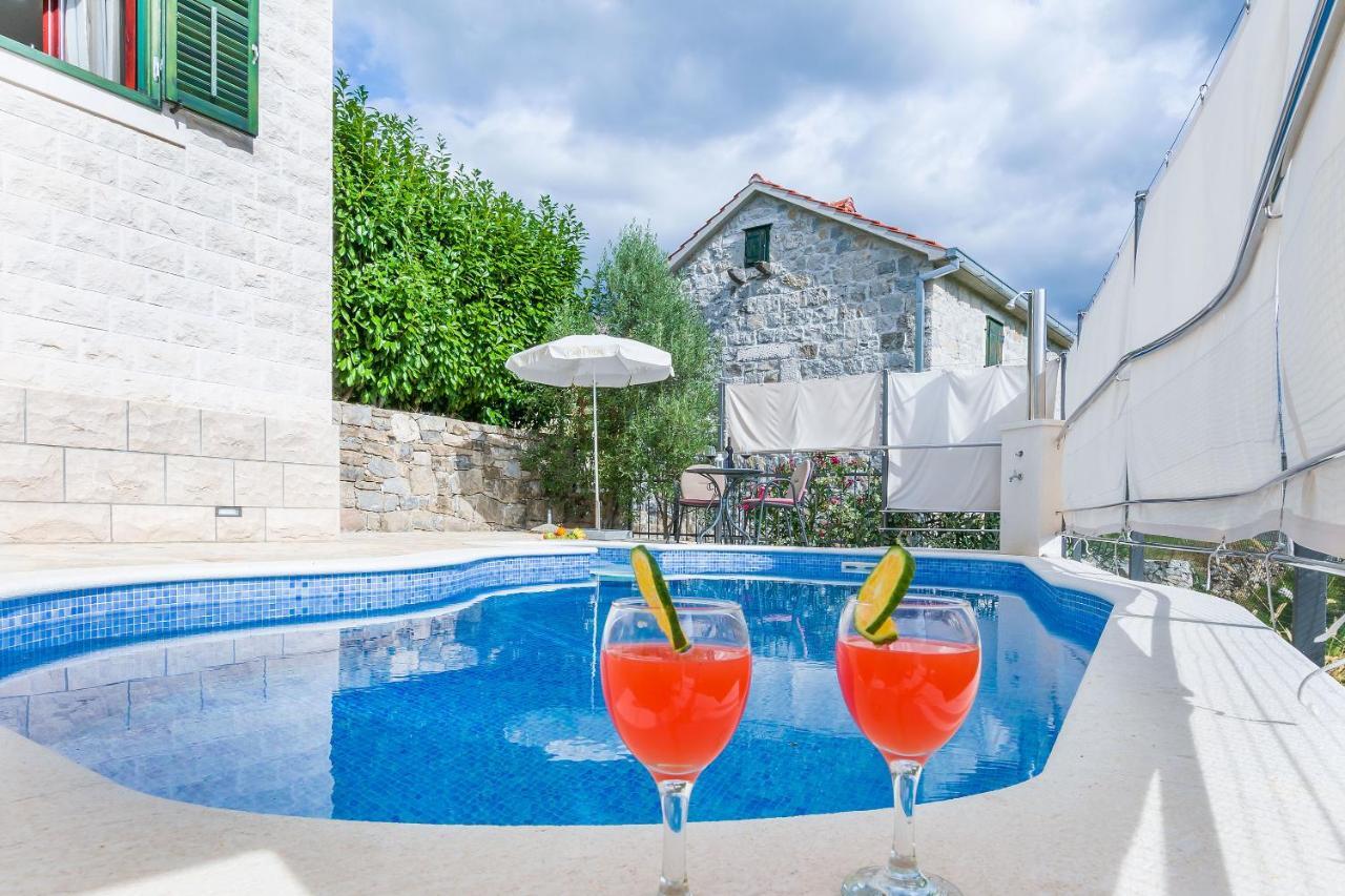 Villa Holiday Home Zvecanje المظهر الخارجي الصورة