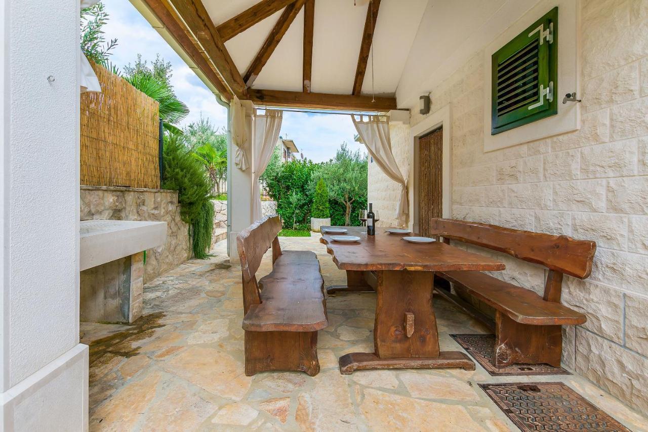 Villa Holiday Home Zvecanje المظهر الخارجي الصورة