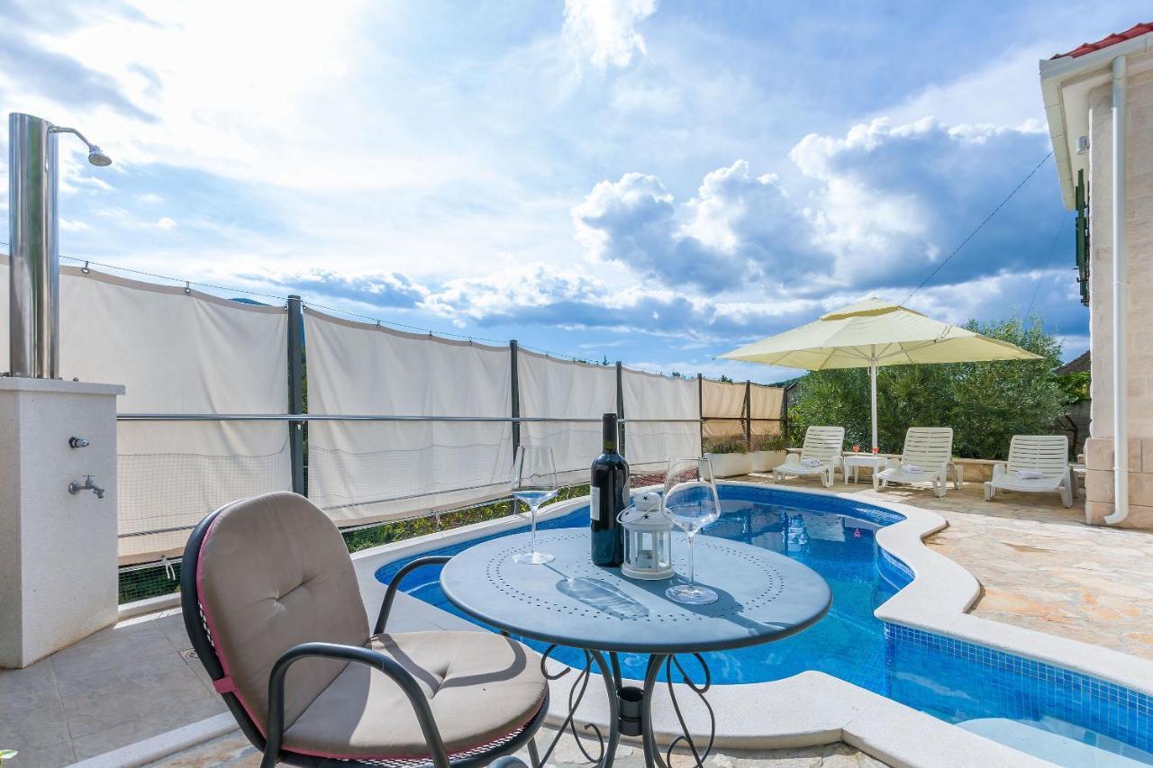 Villa Holiday Home Zvecanje المظهر الخارجي الصورة