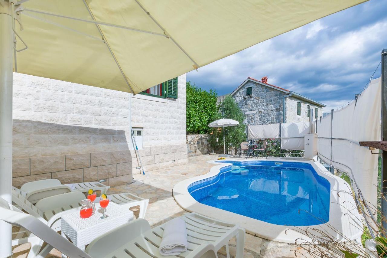 Villa Holiday Home Zvecanje المظهر الخارجي الصورة