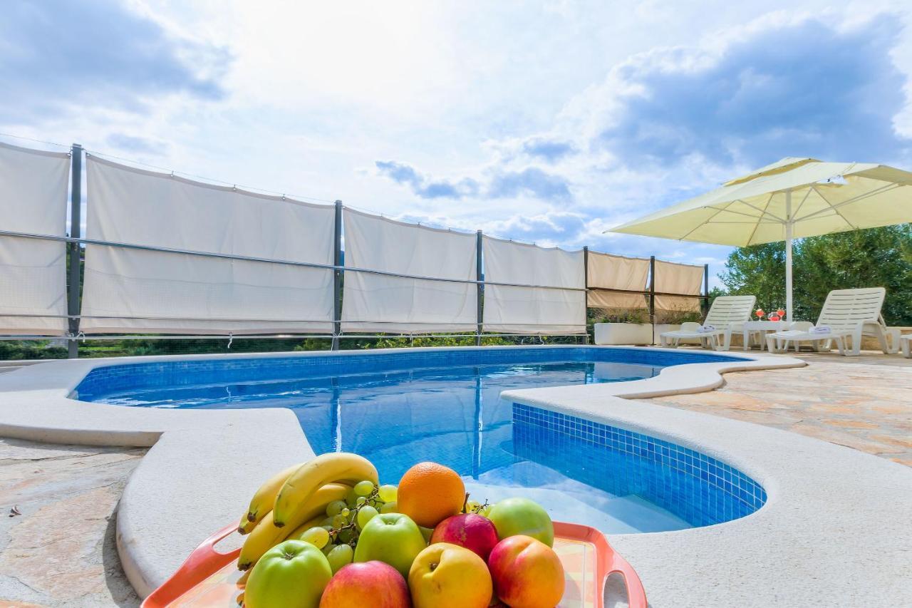 Villa Holiday Home Zvecanje المظهر الخارجي الصورة