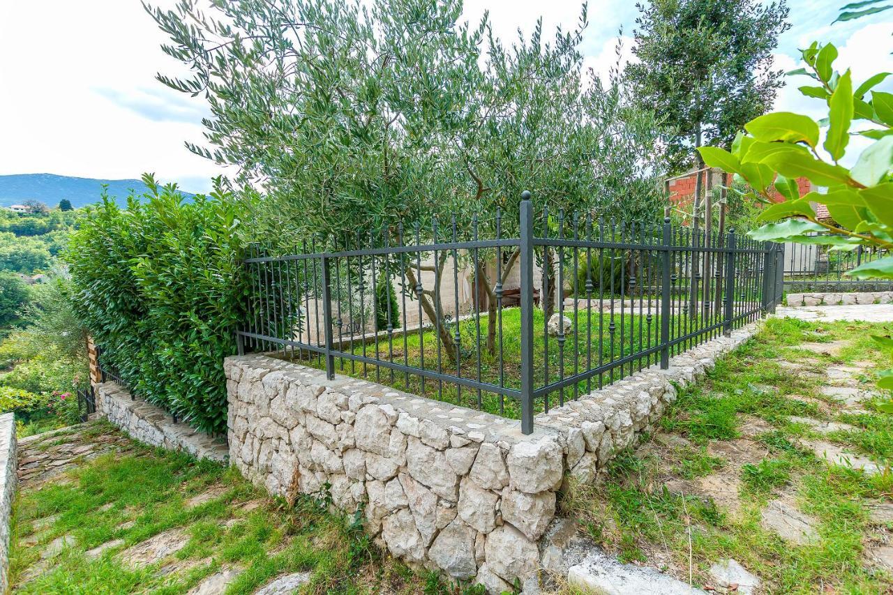 Villa Holiday Home Zvecanje المظهر الخارجي الصورة